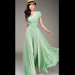 ⭐️ NWT Medium Teal/Light Green Maxi Dress